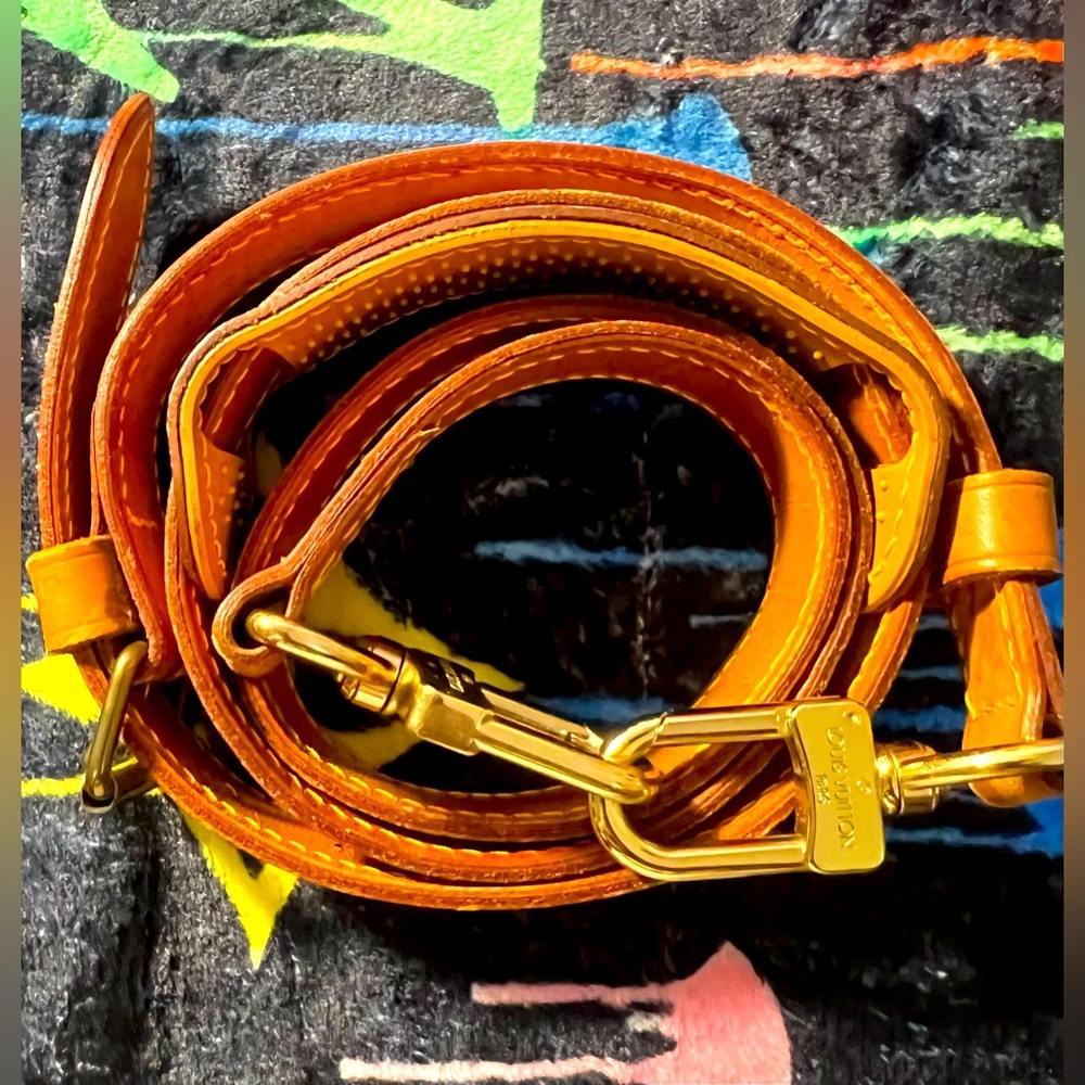 ‼️SOLD‼️LOUIS VUITTON LEATHER STRAP CROSSBODY/ SHOULDER/ DUFFLE BAGS 110”CM